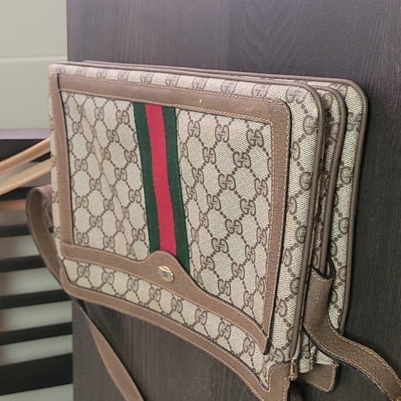 Gucci Handbags - Gucci Ophidia Shelly